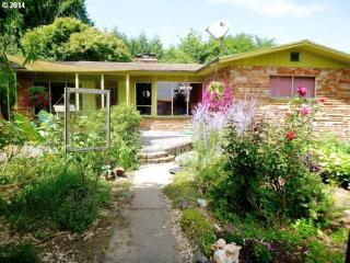 4435 136th Ave, Portland OR  97230-1256 exterior