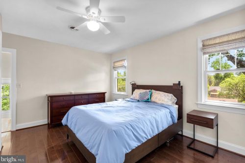 800 Easley St, Silver Spring MD 20910-4587 exterior