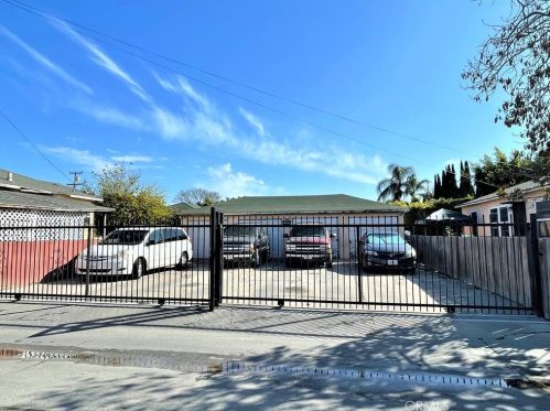 3934 105th St, Inglewood, CA 90303-1815