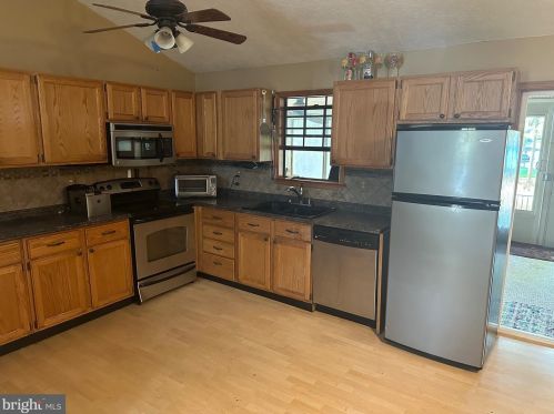 2818 Wallers Quarters Rd, Bumpass, VA 23024-9680