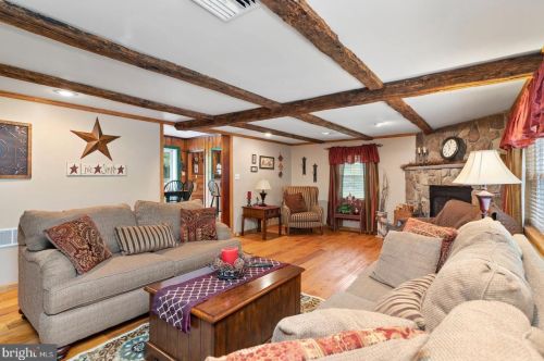 1015 Roberts Valley Rd, Harrisburg, PA 17110-1761