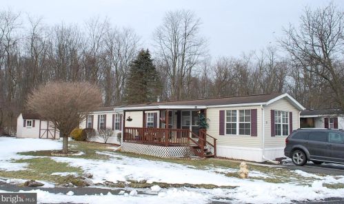 38 Hathaway Dr, Carlisle PA 17015-8892 exterior