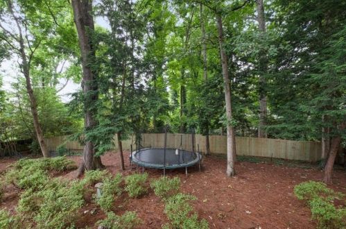 4800 Huntley Dr, Atlanta GA  30342-2732 exterior