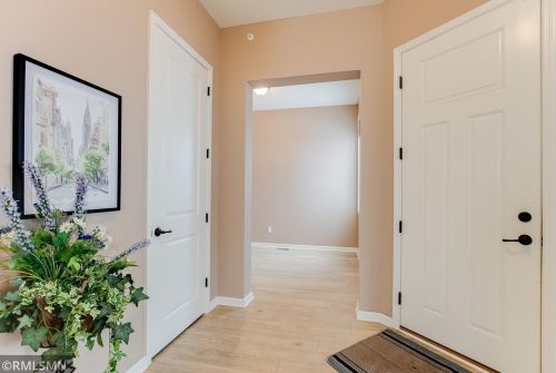 9169 Compass Pointe Rd, Saint Paul MN  55129 exterior