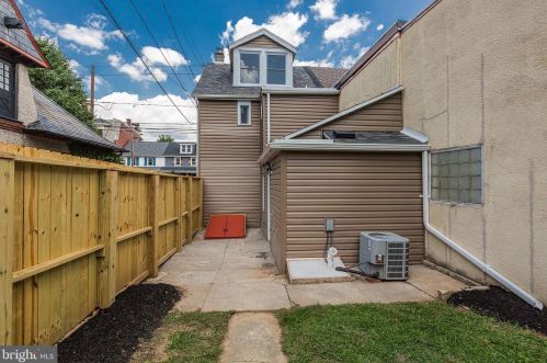 328 Walnut St, Lancaster PA  17602-2404 exterior