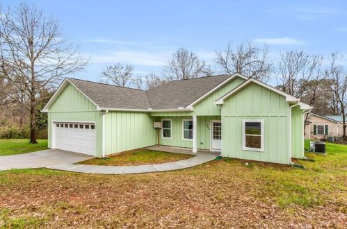 103 Cross St, Commerce, GA 30529-1203
