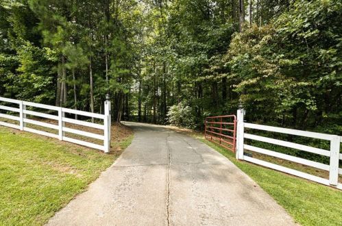 221 Compton Rd, Rockmart, GA 30153-4974
