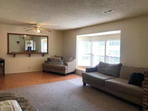 1396 Spring Dr, Herculaneum, MO 63048-1543