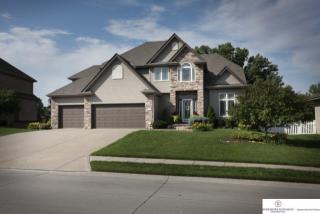 17220 Emiline St, Omaha, NE 68136-1585
