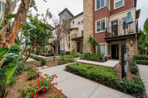 7853 Modern Oasis Dr, San Diego, CA 92108-2621