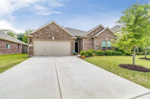 1042 Bay Sky Way, Taylor Lake Village TX  77586-1733 exterior