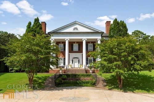 855 Davis Dr, Atlanta, GA 30327-4537