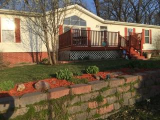 15657 180th St, Springfield, NE 68059-6842