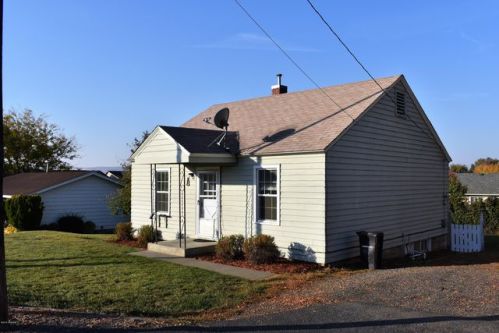 8 72nd Ave, Yakima, WA 98908-1623