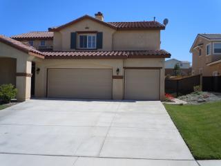 760 Celtic Dr, Palmdale, CA 93551-4596