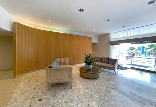 999 Wilder Ave, Honolulu HI  96822-2683 exterior