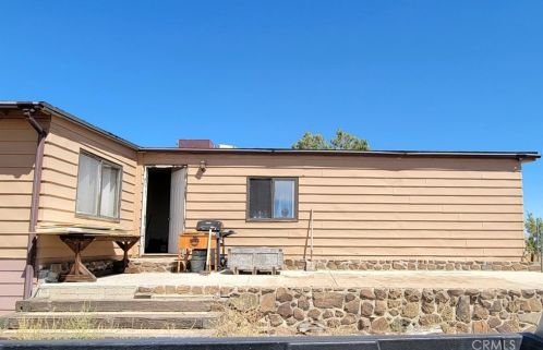 12212 Guyon Ln, Tehachapi, CA 93561-8133