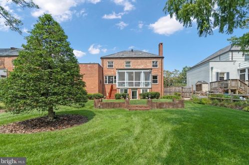 1306 24th St, Arlington, VA 22202-1531