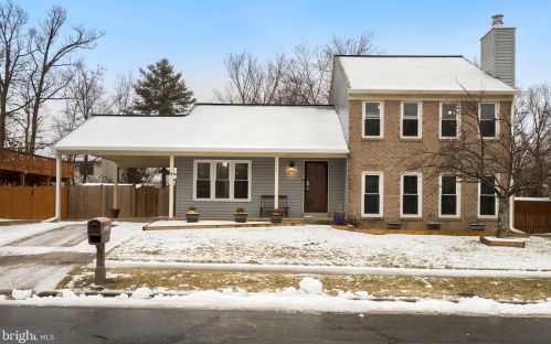 13421 Parcher Ave, Herndon, VA 20170-4031