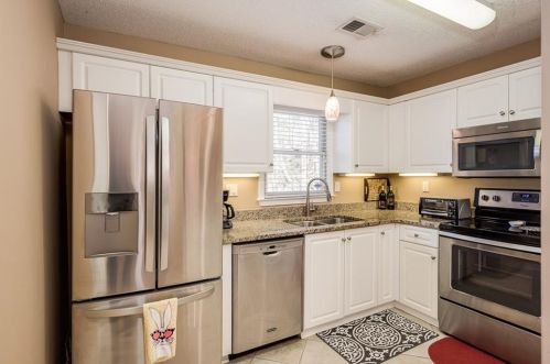 703 Bainbridge Dr, Atlanta GA  30327-4267 exterior