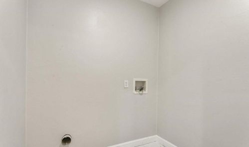 656 Charlotte Pl, Atlanta GA  30318-6375 exterior
