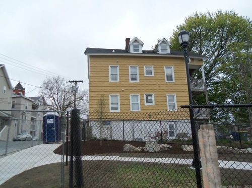 302 Washington Ave, Waterbury, CT 06708-3896