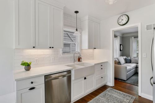 2106 Highland Pkwy, Saint Paul MN  55116-1311 exterior