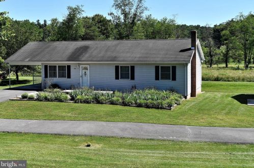 197 Old Mill Manor Dr, Berkeley Springs, WV 25411-3510