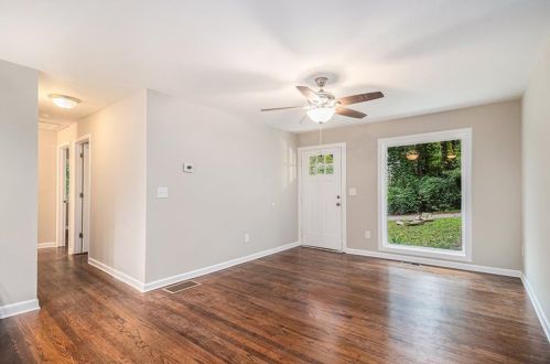484 Fairlane Cir, Atlanta GA  30331-1508 exterior