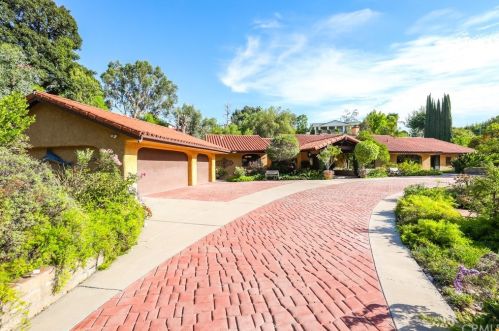 5206 Crescent Dr, Anaheim CA  92807-3628 exterior