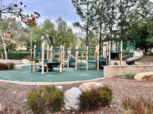 21 Salton, Irvine CA  92602-2425 exterior