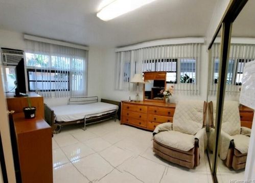 1530 Piikea St, Honolulu HI  96818-1841 exterior