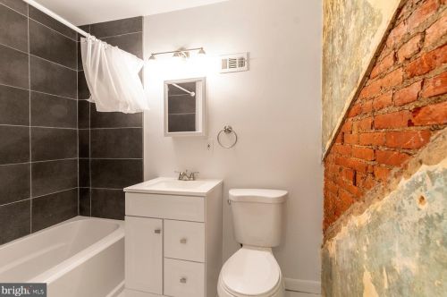 1517 Addison St, Philadelphia PA  19146-0016 exterior