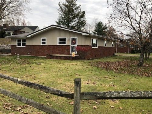 32 Wildwood Ln, Spencer, WV 25276-1068