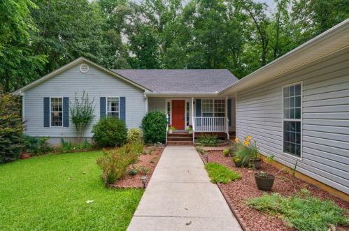 3073 Lee Cir, Buford, GA 30518-1425