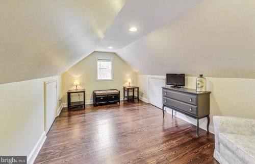 1506 Live Oak Dr, Silver Spring MD 20910-1543 exterior