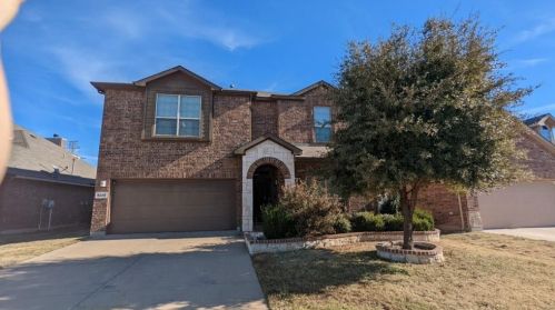 8220 Misty Water Dr, Fort Worth TX  76131-4549 exterior
