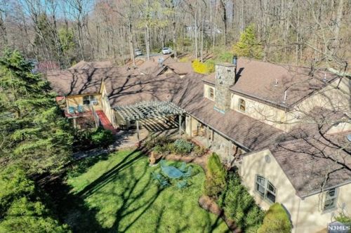 6 Gravel Hill Ter, Kinnelon, NJ 07405-2280