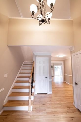 1053 Della St, Marietta, GA 30067-5474
