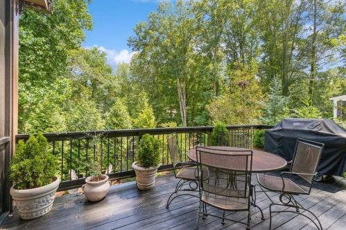 4110 Chippewa Pl, Atlanta GA  30319-1524 exterior