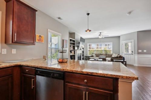 1811 Laurel Green Way, Atlanta GA  30344-8215 exterior