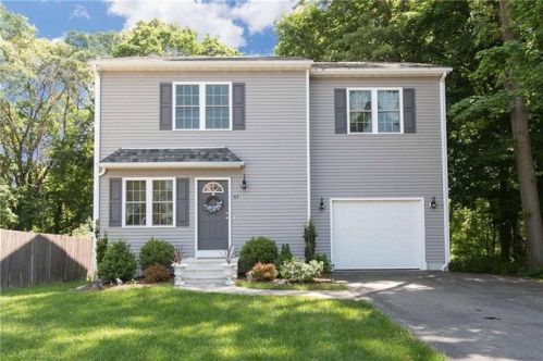 84 Abbott Ave, Warwick, RI 02886-8904