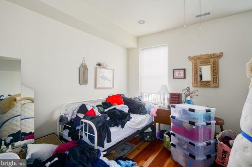 825 16 St, Philadelphia PA  19140-4911 exterior