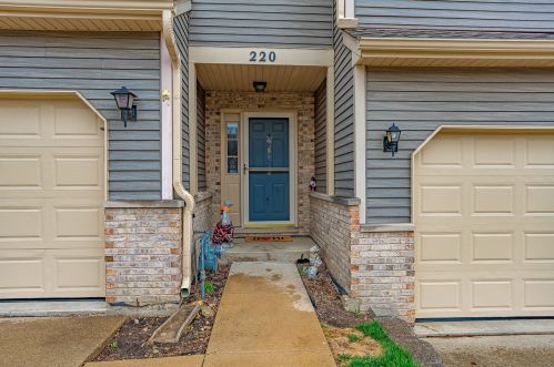 220 Dunridge Cir, Barrington Hills, IL 60118