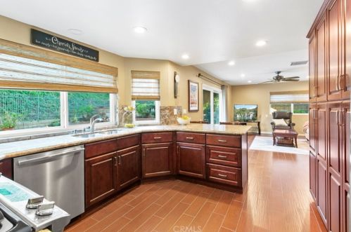 752 Fairway Ln, Anaheim CA  92807-4802 exterior