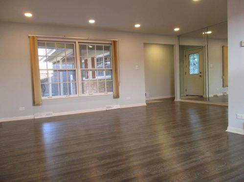 4146 Applewood Ln, Matteson, IL 60443-1903