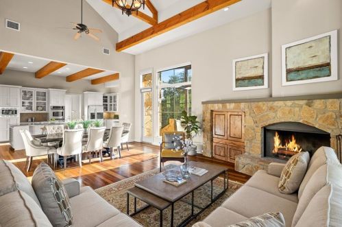 4008 Dry Creek Dr, Austin TX  78731-4825 exterior