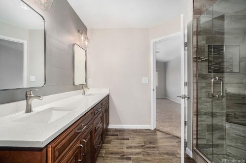 4271 Blackhawk Cir, Denver CO  80014-8117 exterior