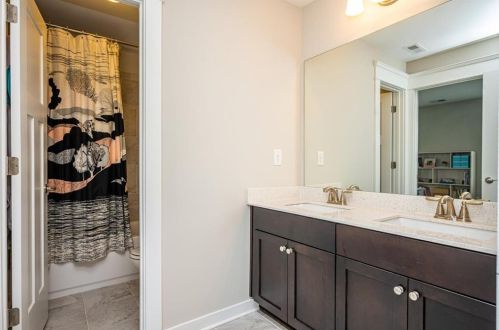 1705 Whitfield Parc Cir, Smyrna GA 30080-2204 exterior