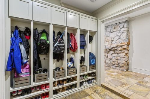 876 Berkshire Rd, Atlanta GA  30324-4930 exterior